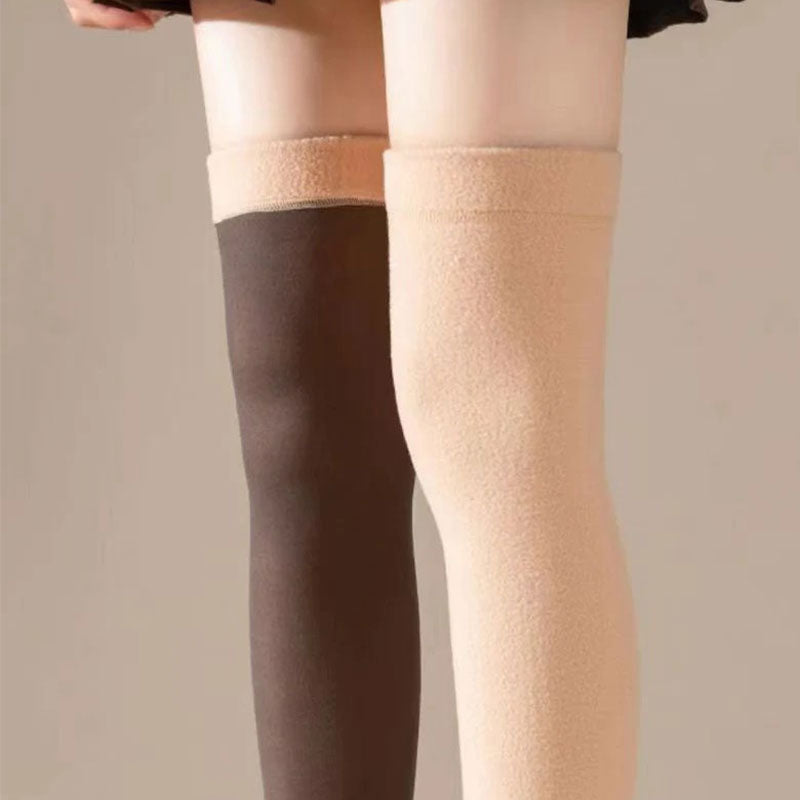 Dikke gevoerde overknee sokken die blijven zitten
