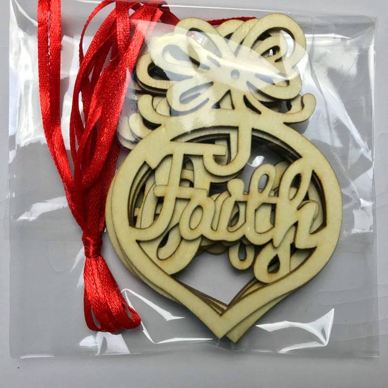 Hollevo™ Houten kersthangers met tekst – set van 6 met lintje