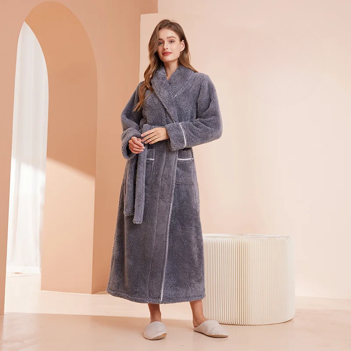 Badjas van dikke flanel fleece met kraag en strikceintuur