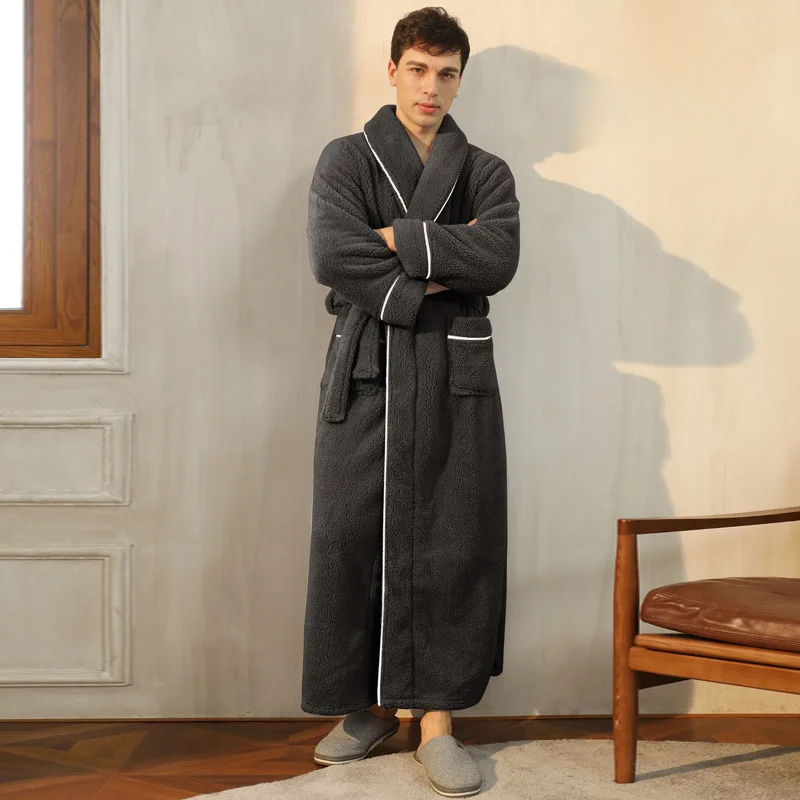 Badjas van dikke flanel fleece met kraag en strikceintuur