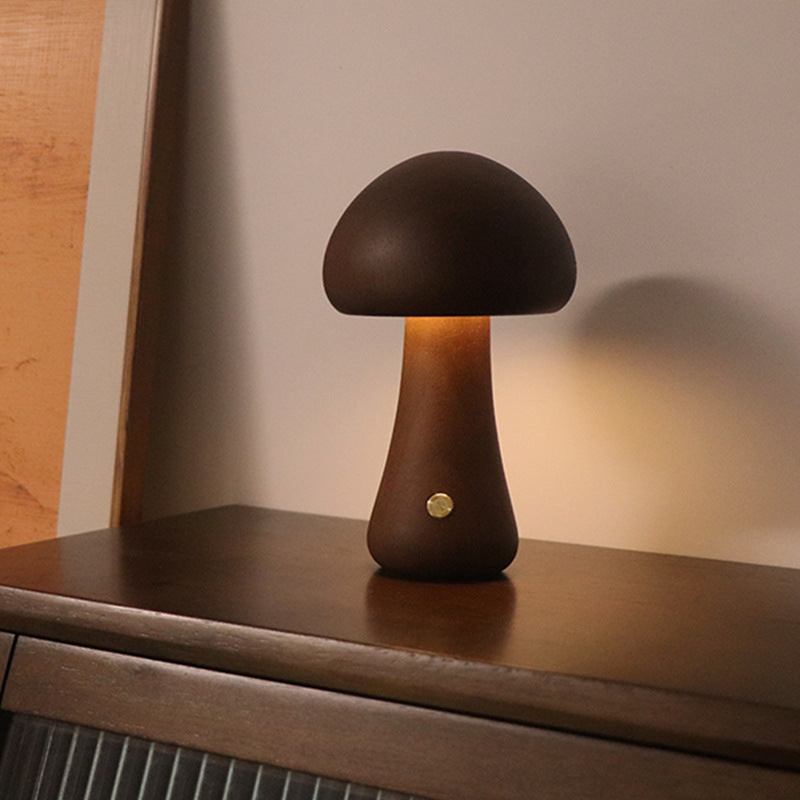 Houten paddenstoel lampje met warm licht