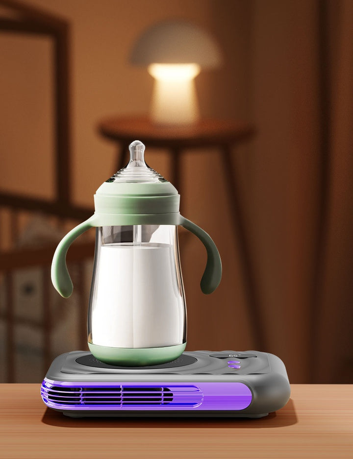 Bekerwarmer die warme lucht naar handen blaast