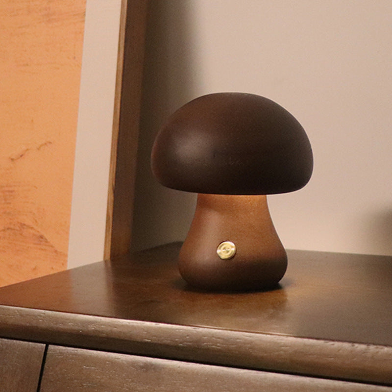Houten paddenstoel lampje met warm licht