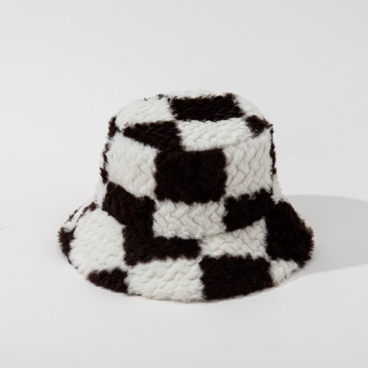Pluizige bucket hat met dambordpatroon
