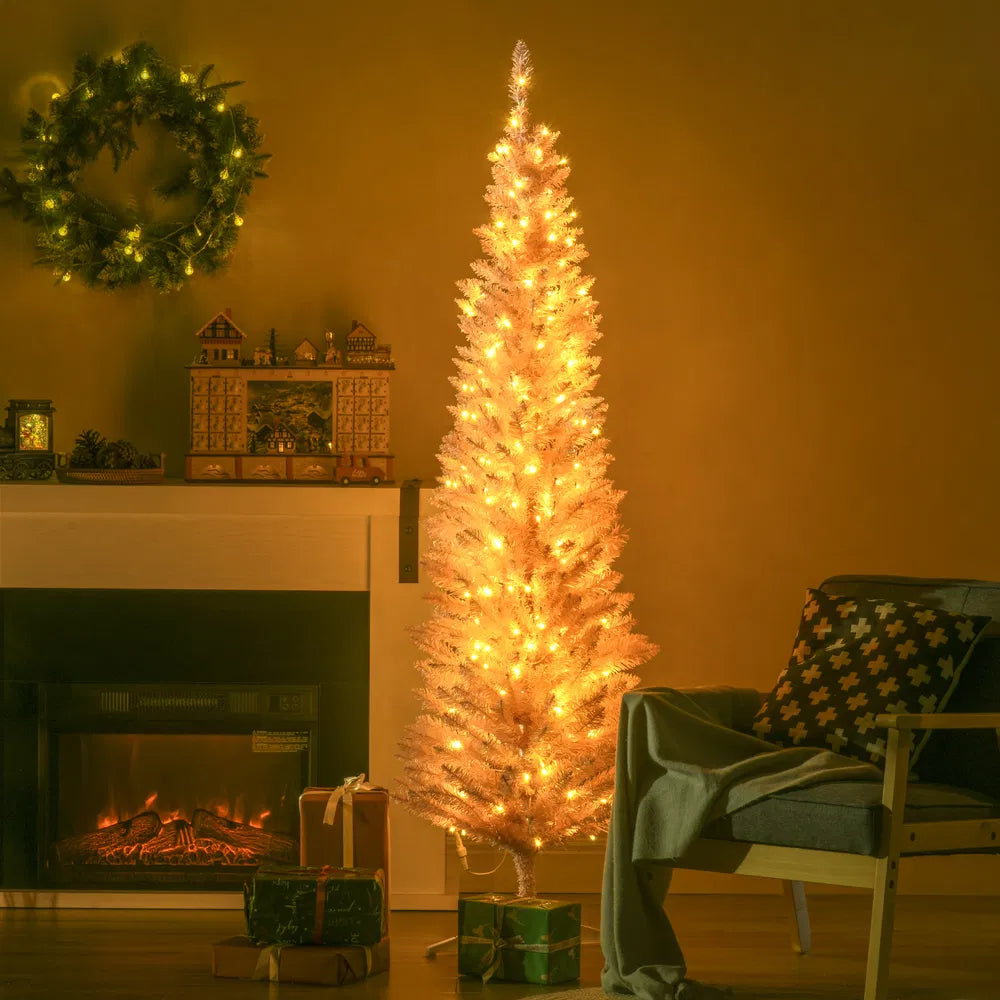 Kleine witte kerstboom met lichtjes