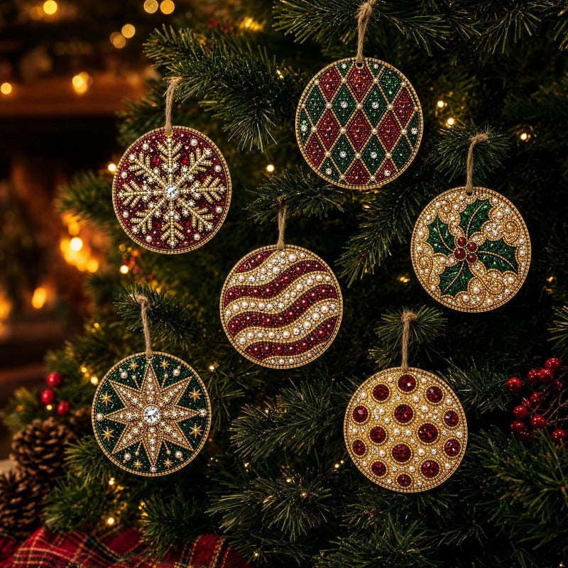 Zes houten kerstballen met diamond painting
