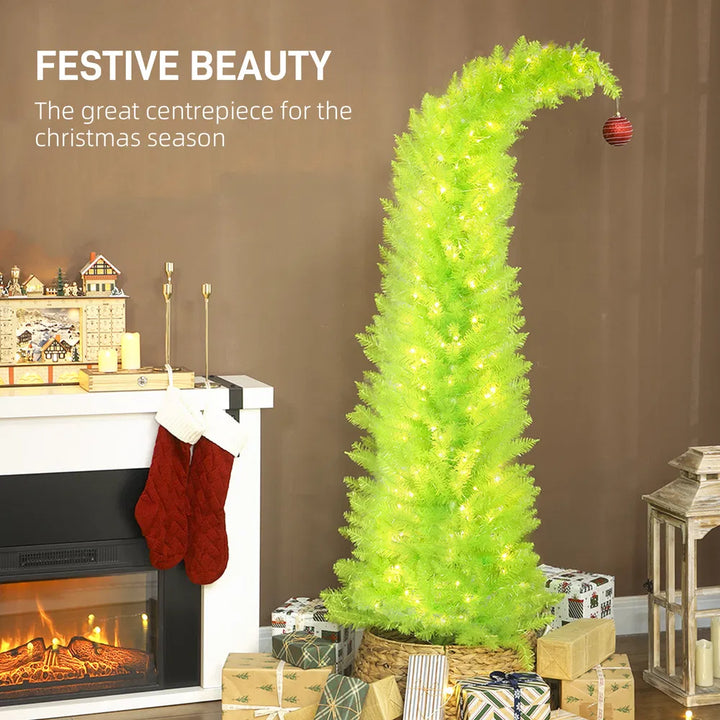 Limoengroene kerstboom met gebogen top en rode bal