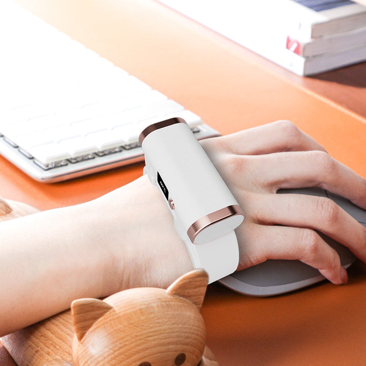 Mini handwarmer om een pols