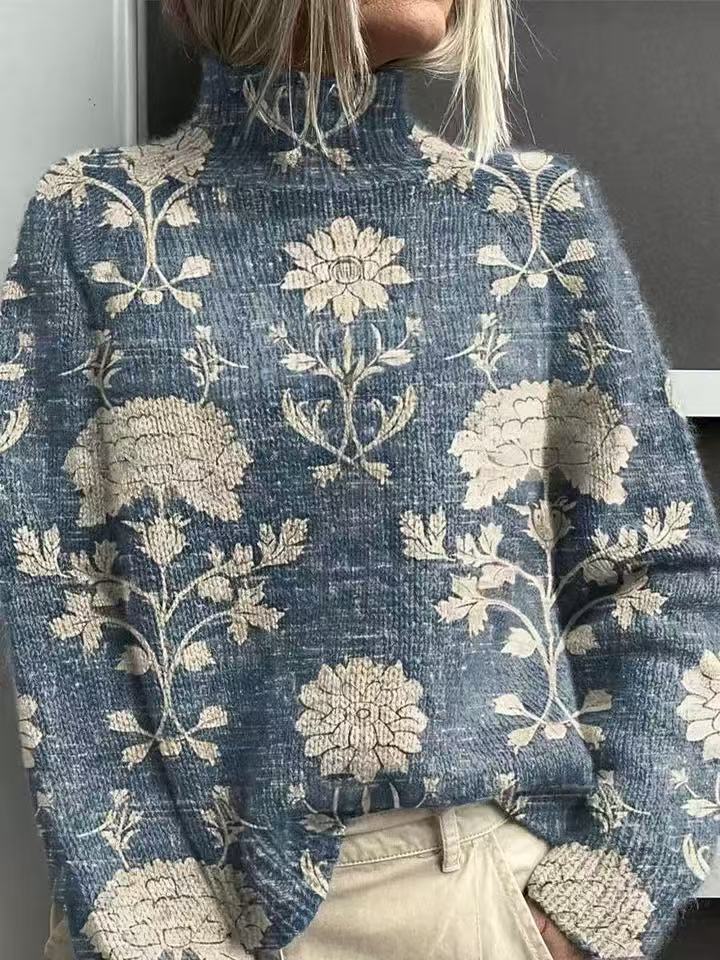 Vrouw in losse coltrui met print