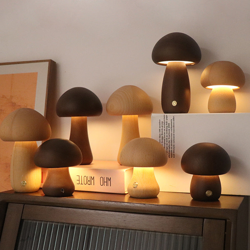 Houten paddenstoel lampje met warm licht
