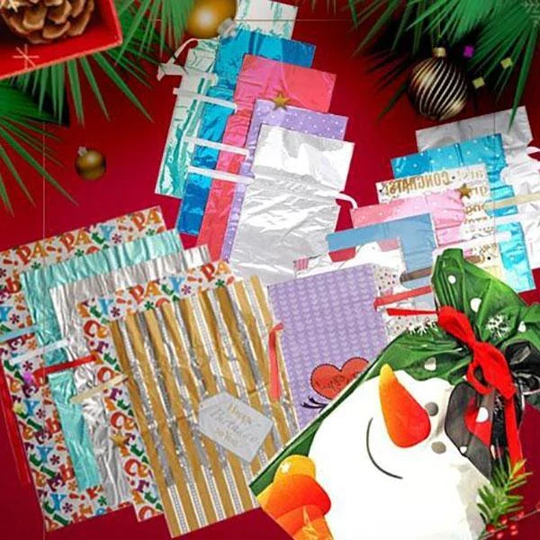 Kerstcadeauzakjes met trekkoord – set van 15 in drie maten