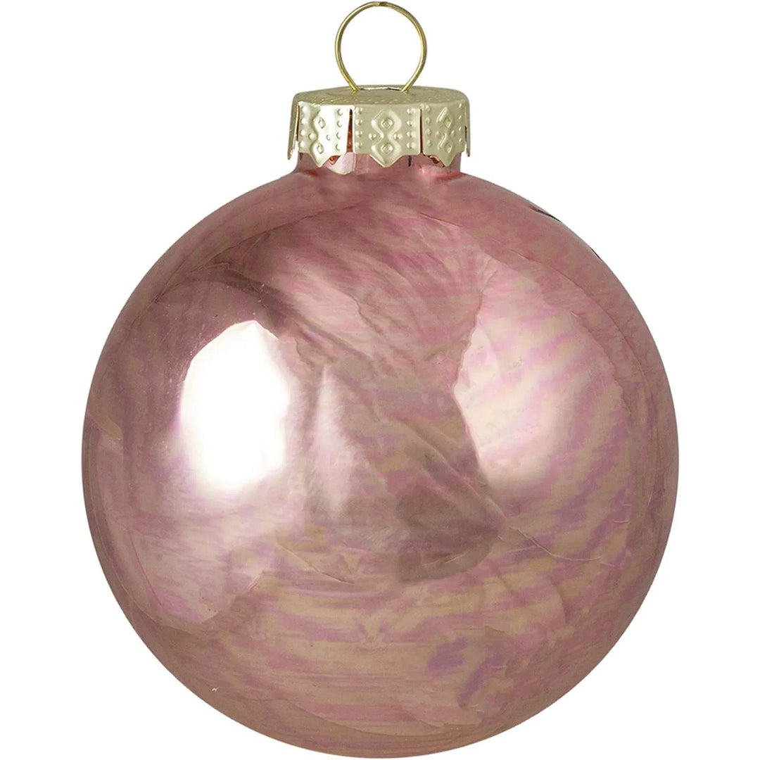Negen roze glazen kerstballen, glanzend en mat