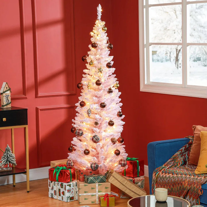 Roze slanke kerstboom met warm licht