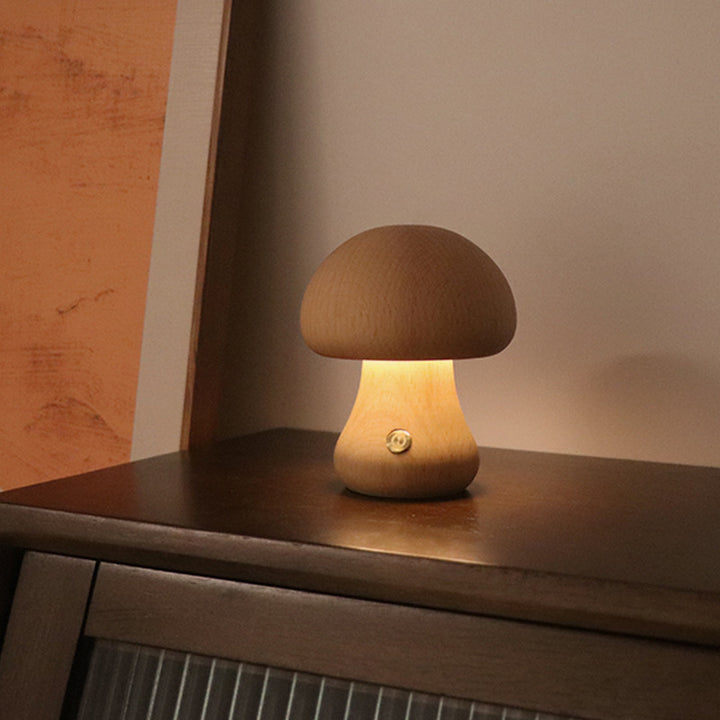 Houten paddenstoel lampje met warm licht