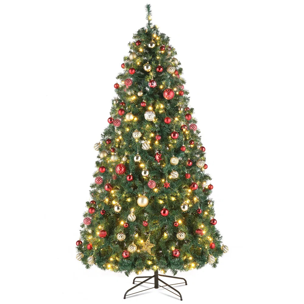 Grote voorverlichte kunstkerstboom met gekleurde leds