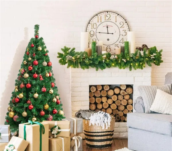 Kleine groene kunstkerstboom