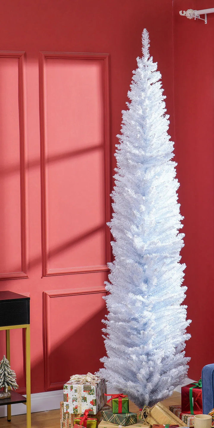 Hoge witte slanke kerstboom
