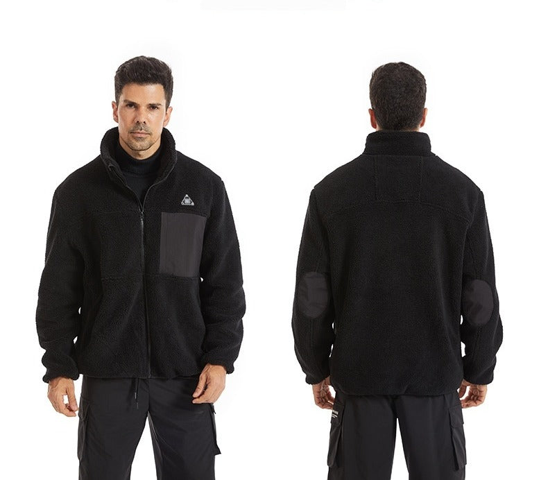 Man in verwarmd teddy fleece jack