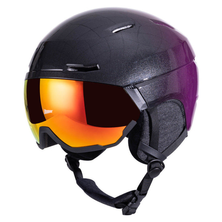 Skihelm met geïntegreerd vizier tegen verblinding door zon