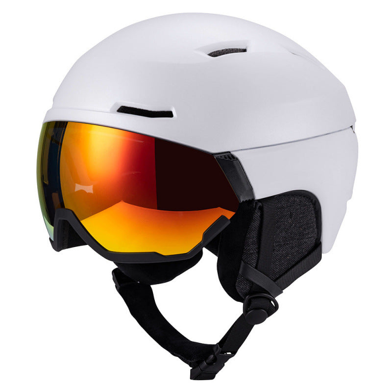 Skihelm met geïntegreerd vizier tegen verblinding door zon