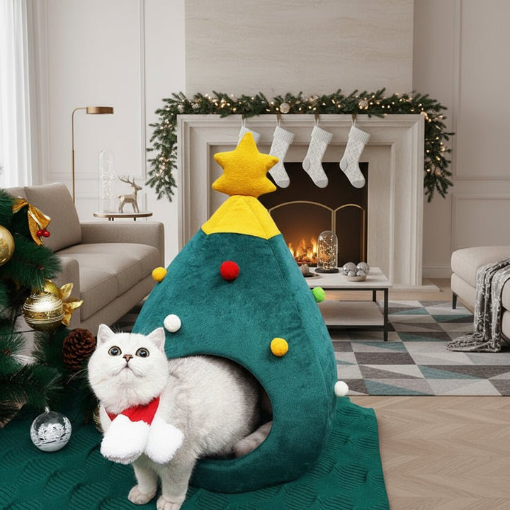 Kattenmand in kerstboomvorm met knusse gesloten binnenkant