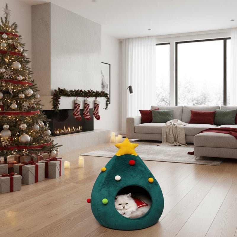 Kattenmand in kerstboomvorm met knusse gesloten binnenkant