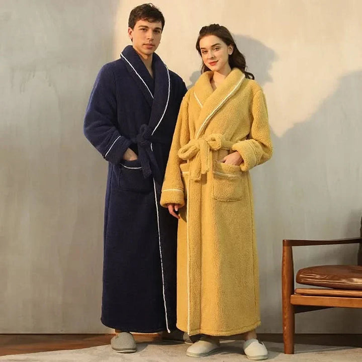 Badjas van dikke flanel fleece met kraag en strikceintuur