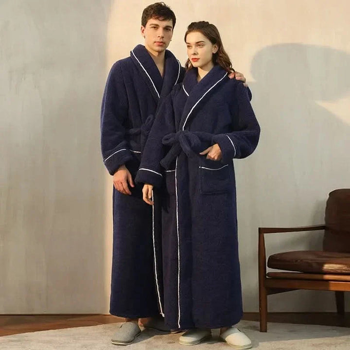 Badjas van dikke flanel fleece met kraag en strikceintuur