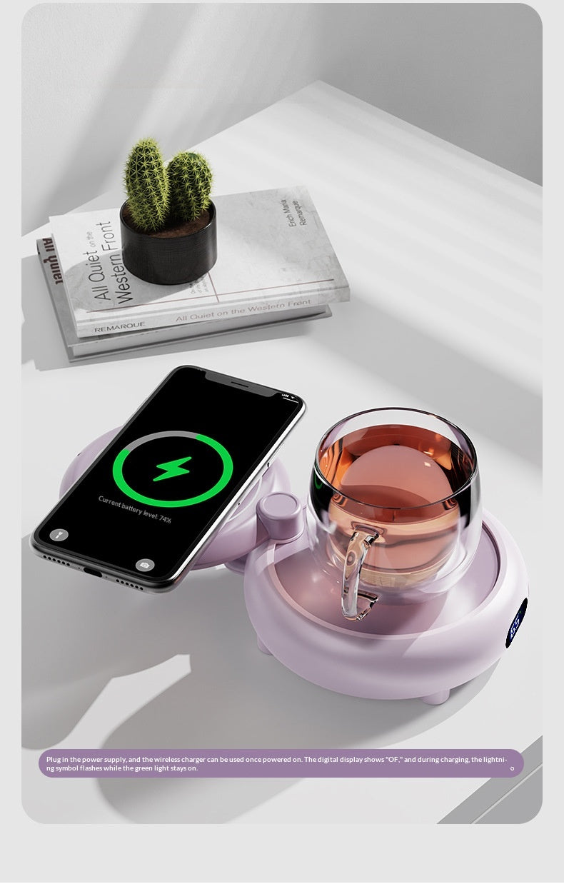 Roze mokwarmer met telefoon op laadvlak