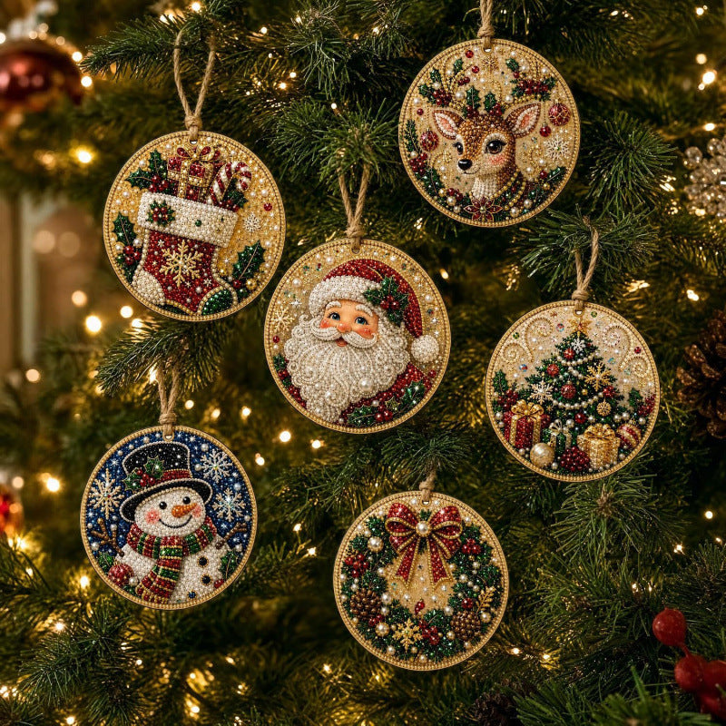 Zes houten kerstballen met diamond painting