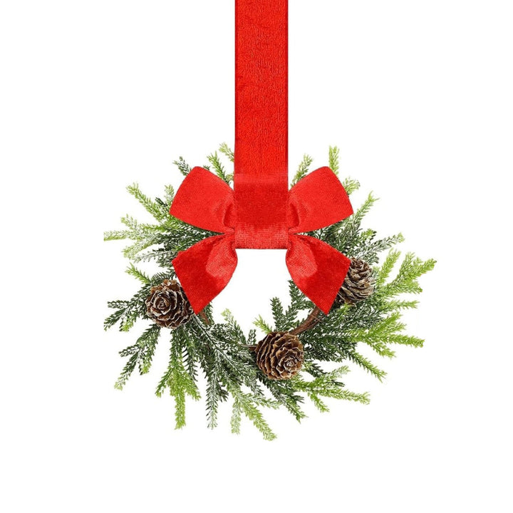 Klein kerstkransje met rode strik