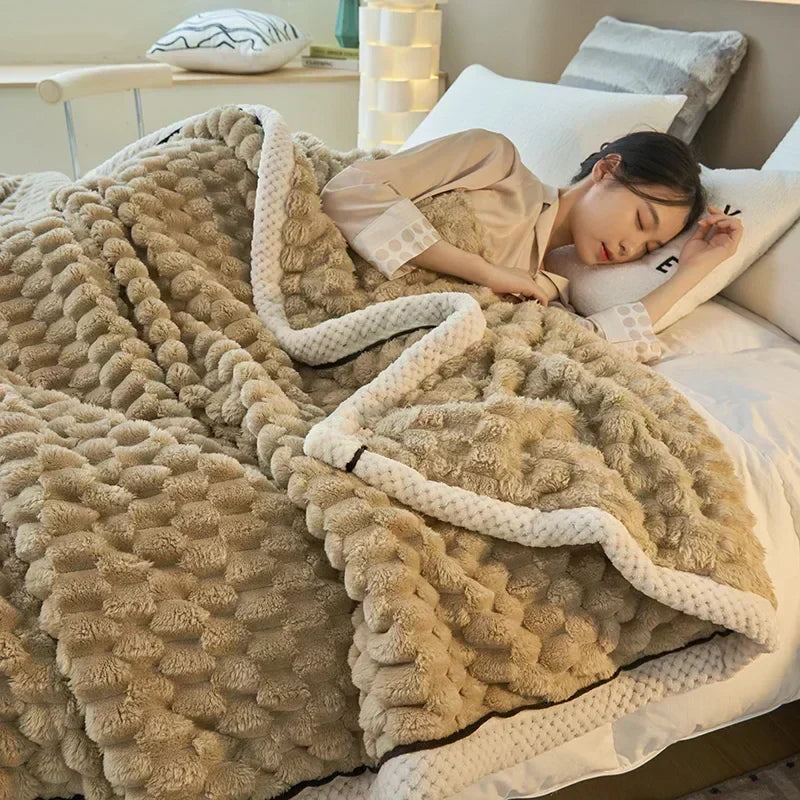 Dikke deken van coral fleece met zachte fluweelachtige textuur