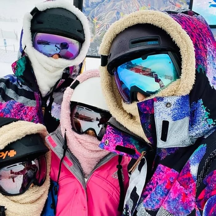 Hollevo™ Sherpa bivakmuts met capuchon die gezicht en hals bedekt