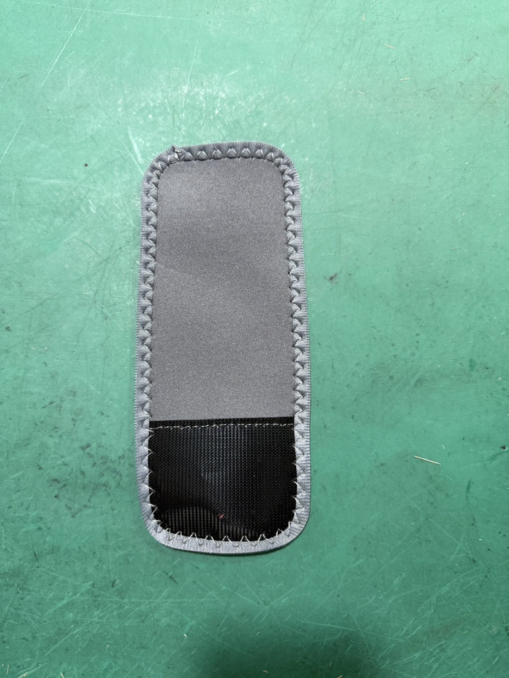 Grijze oplaadbare enkelband met ledscherm