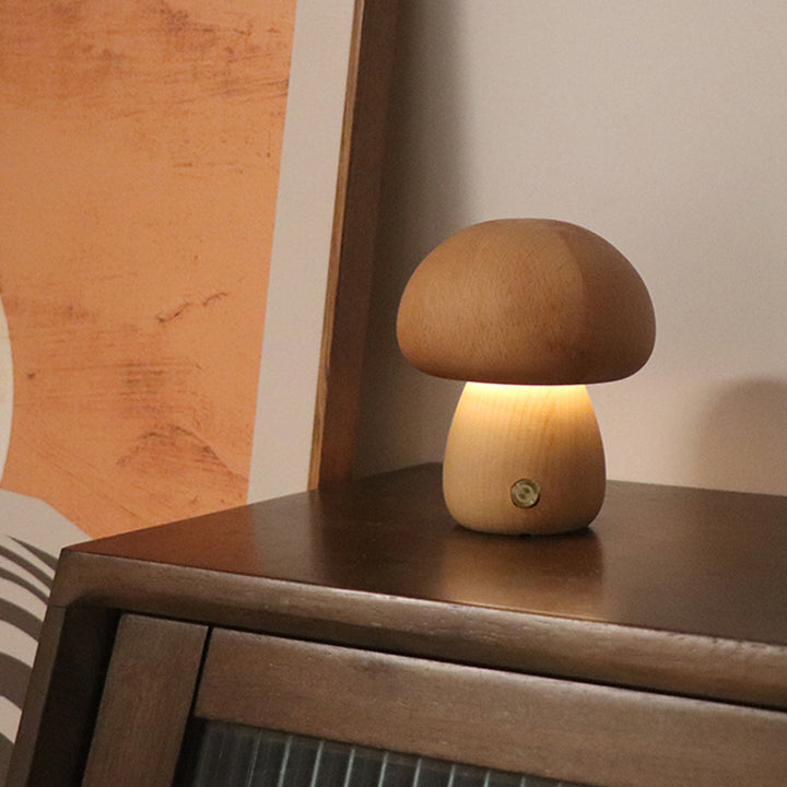 Houten paddenstoel lampje met warm licht