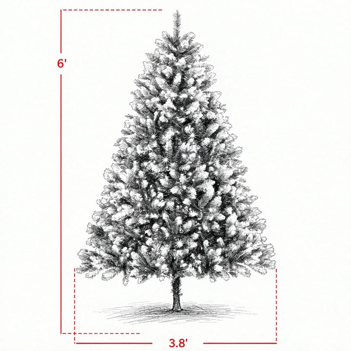 Volle kerstboom met witte puntjes en lichtjes