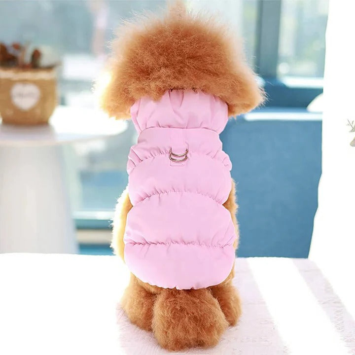Gevoerde winterjas voor honden met riemring en hoge kraag