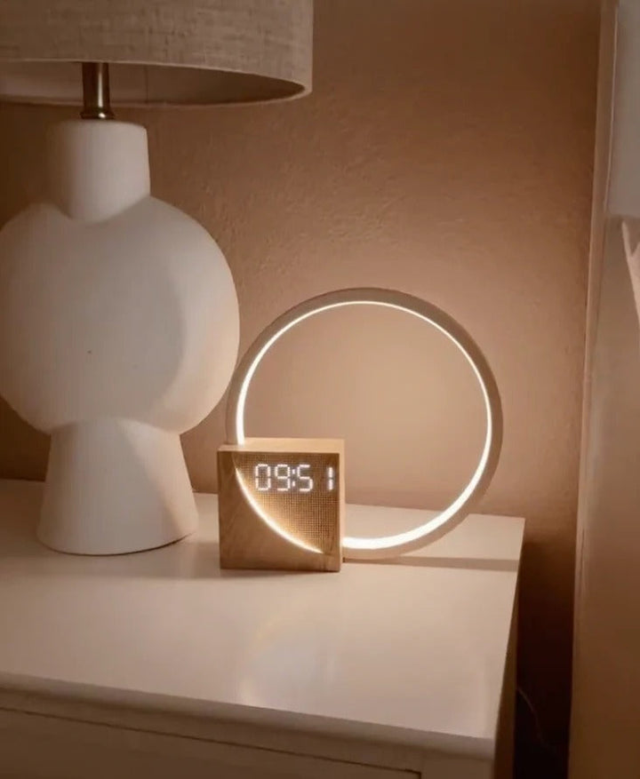 Scandinavische wake-up light wekker met FM-radio en USB-poort