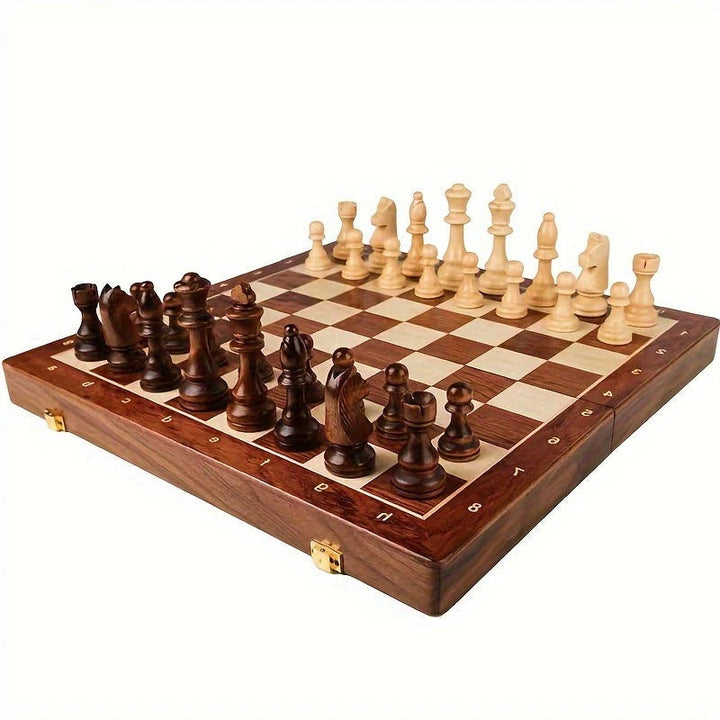 Houten schaakspel met 34 stukken, inclusief twee extra figuren