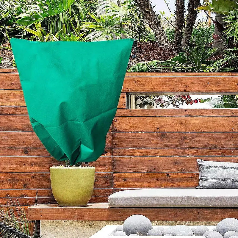 Vorstbeschermhoes voor planten met trekkoord